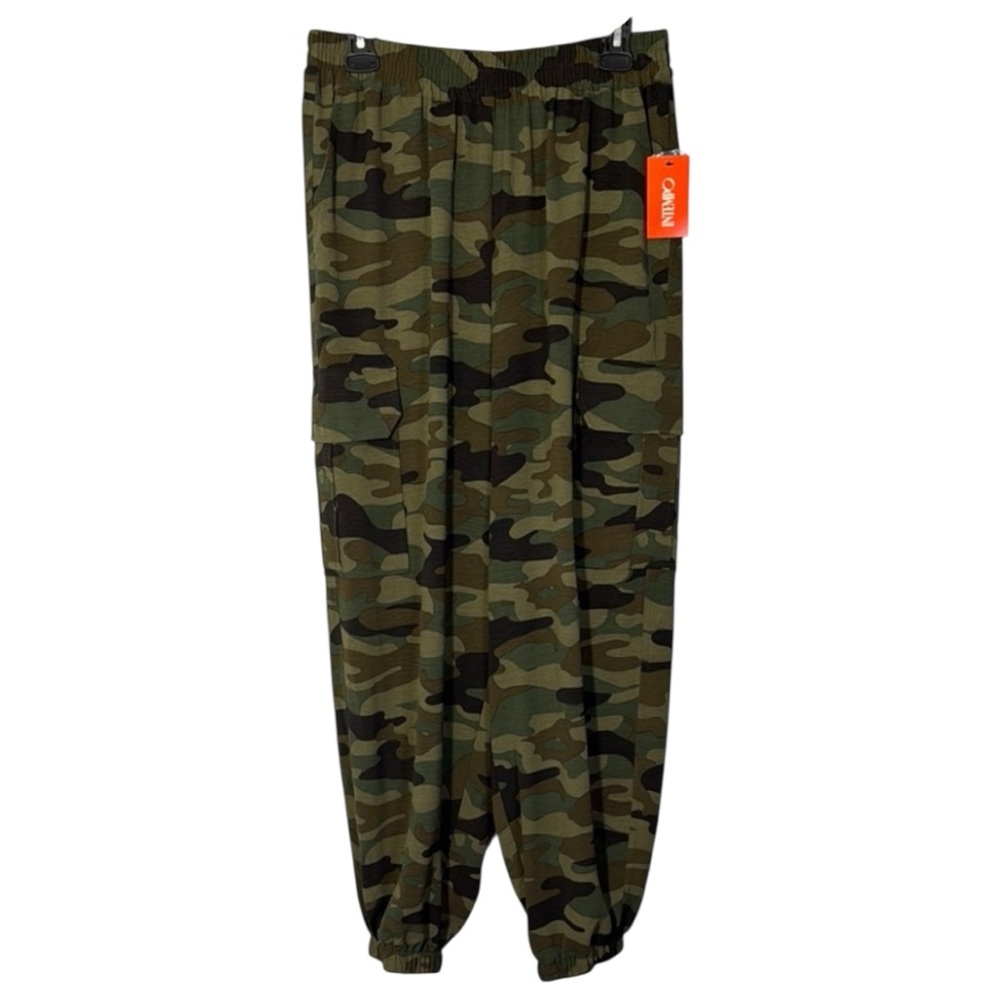 Intempo Green Camouflage Pull On Joggers‎ in Size M
NWT